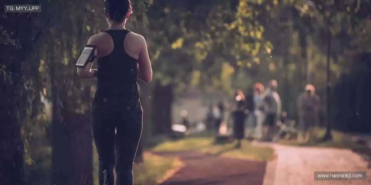 一键下单,即刻拥有!🛒 正版周边,为偶像打 call 的仪式感拉满!